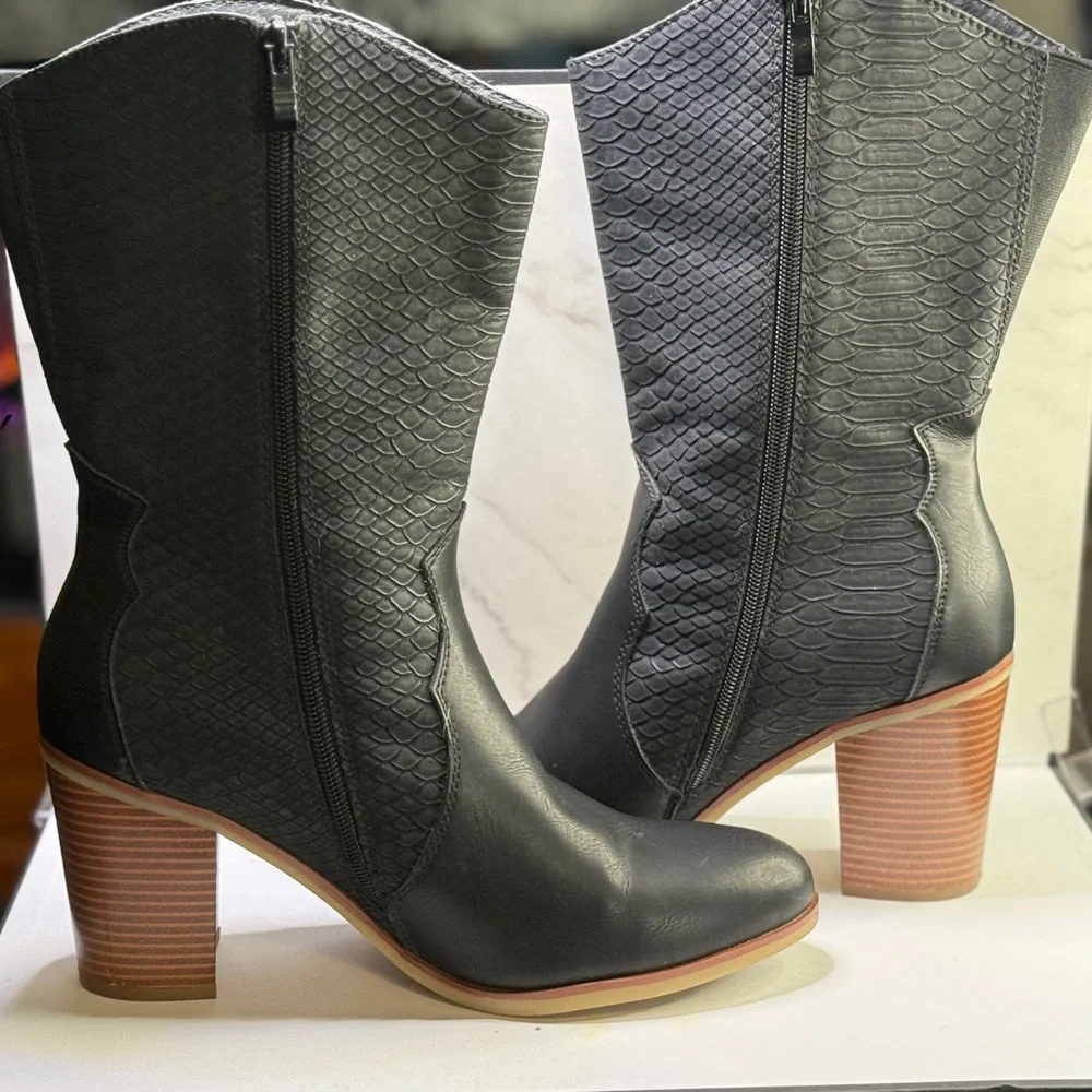 Cowboy boot Super cute and comfortable - Picture 3 of 4